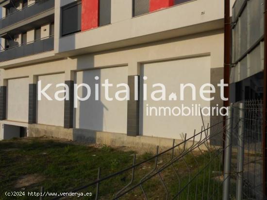 Local comercial en alquiler Ontinyent zona Llombo - VALENCIA