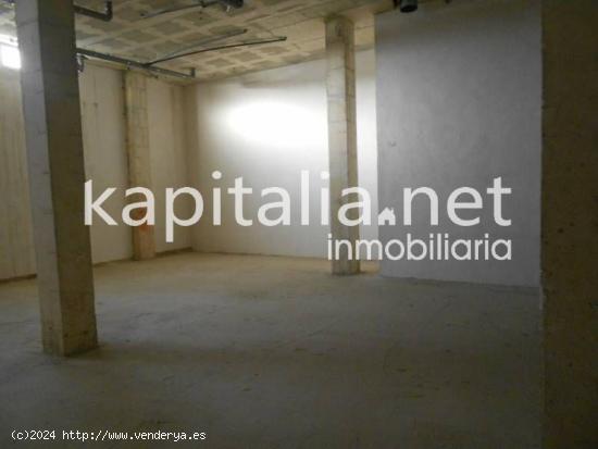 Local comercial en alquiler Ontinyent zona Llombo - VALENCIA