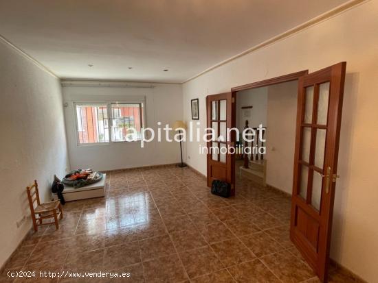 Estupenda casa adosada a la venta en Albaida - VALENCIA