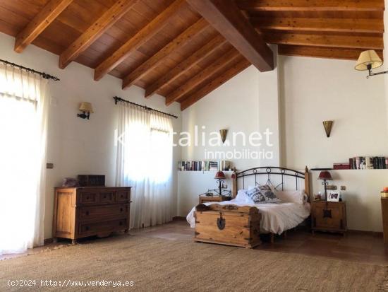 Espectacular chalet junto al Monasterio de Aguas Vivas - VALENCIA