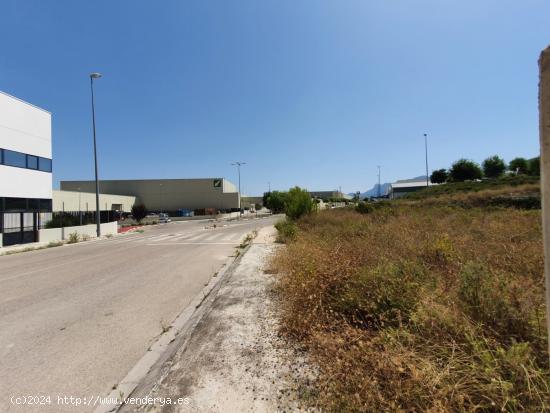 Solar industrial Chaflan a la venta en Atzeneta de Albaida. - VALENCIA