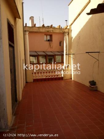 Grandiosa casa a la venta en plaza Ayuntamiento (BOCAIRENT) - VALENCIA