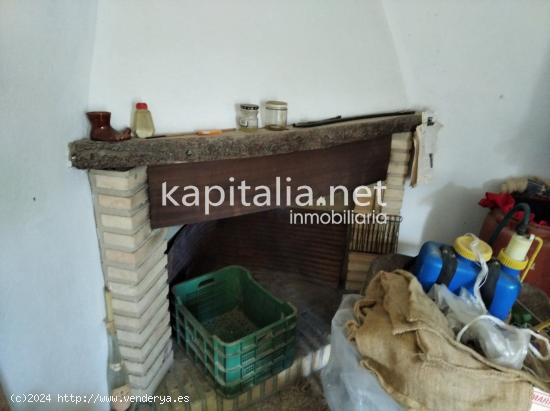 Casa con terreno a la venta en Ontinyent, zona Pou Clar. - VALENCIA