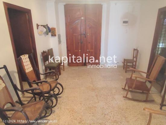 CASA A LA VENTA EN AGULLENT. - VALENCIA