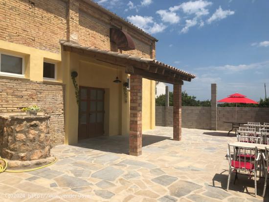 Albergue  en pleno funcionamento, con terraza,  bar y sala de baile - TARRAGONA