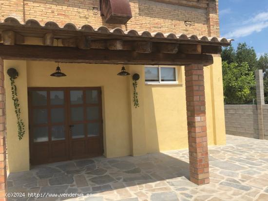 Albergue  en pleno funcionamento, con terraza,  bar y sala de baile - TARRAGONA