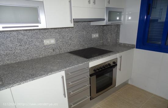 Apartamento de 47 m2 con 2 dormitorios y parking - TARRAGONA