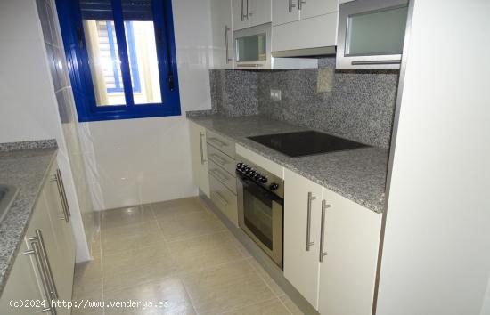 Apartamento de 62 m2 con 2 dormitorios, terraza y parking - TARRAGONA