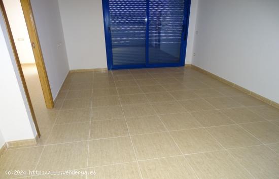 Apartamento de 62 m2 con 2 dormitorios, terraza y parking - TARRAGONA