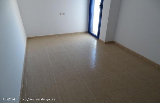 Apartamento de 62 m2 con 2 dormitorios, terraza y parking - TARRAGONA