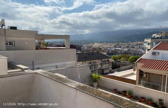 Piso de 90 m2, con 3 dormitorios, terraza. A 5 minutos del paseo y playas - TARRAGONA