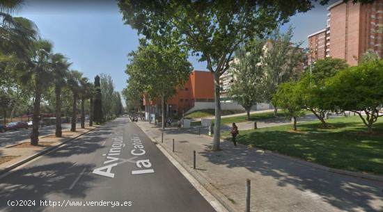 PLAZA DE PARKING EN AVENIDA CAN SERRA - BARCELONA