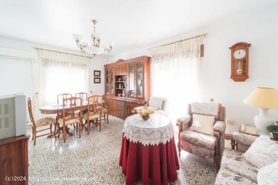 CASA CON 3 DORMITORIOS , TERRAZA Y GARAJE EN CANJÁYAR - ALMERIA