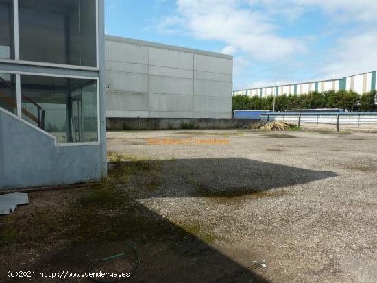 REF 2214 NAVE 1500 m2 NAVE + 1500  m2 CAMPA POLIGONO INDUSTRIAL PORRIÑO - PONTEVEDRA