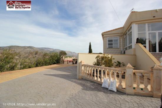 Casa con terreno en Relleu zona ALREDEDORES - ALICANTE