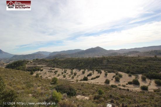 Casa con terreno en Relleu zona ALREDEDORES - ALICANTE