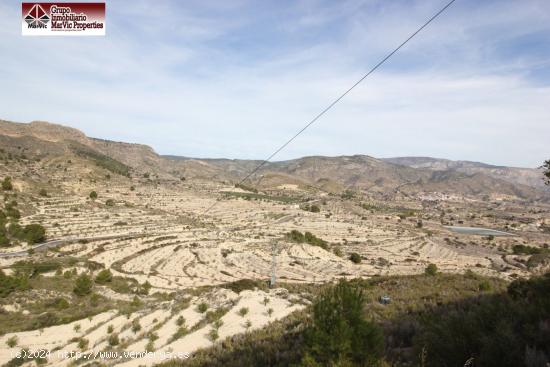 Casa con terreno en Relleu zona ALREDEDORES - ALICANTE