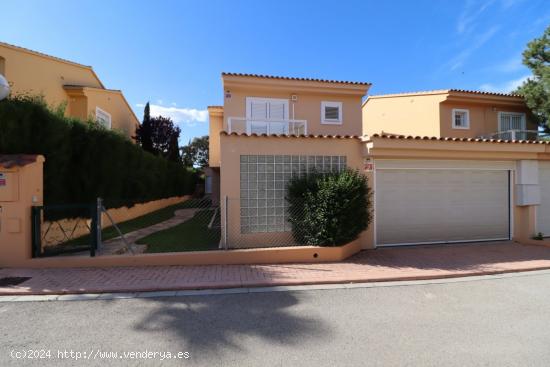 Fantástico pareado en residencial con piscina comunitaria y parque infantil - VALENCIA