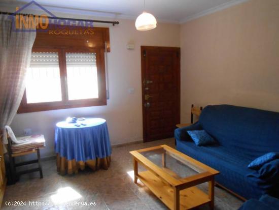 TRADICIONAL DUPLEX EN CENTRO DE ROQUETAS, A 400 M PLAYA,TODOS LOS SERVICIOS. - ALMERIA