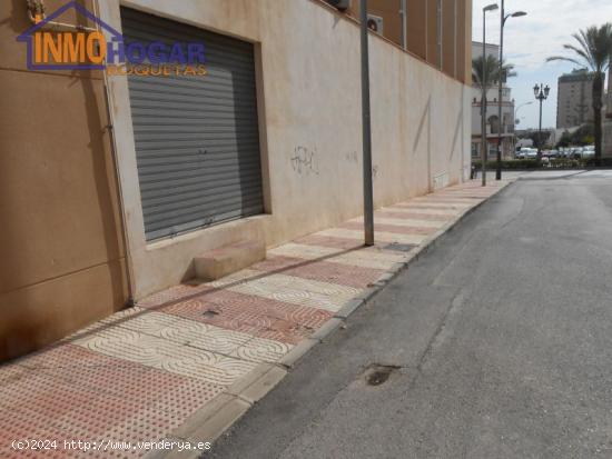 LOCAL EN BASTO EN PRINCIPAL AV. DE AGUADULCE.  ZONA NETAMENTE COMERCIAL. POSIBILIDAD SUBSUELO 300 M2