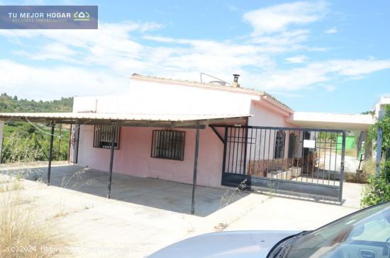 CHALET CON PARCELA DE 3058 M2 CON FINANCIACION HASTA DEL 100% - VALENCIA