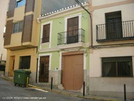 Casa de pueblo de 230 m2 a dos calles, para rehabilitar - VALENCIA