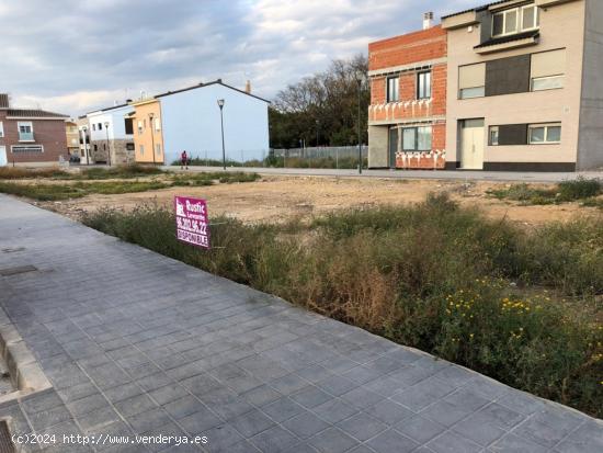 ESTUPENDO SOLAR JUNTO AL PARQUE DE LA BOMBILLA - VALENCIA