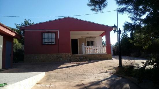 COQUETO CHALET EN PEDRALBA - VALENCIA