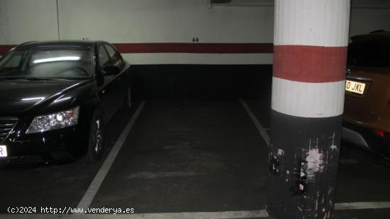 Plaza de garaje para coche pequeño o moto - ZARAGOZA