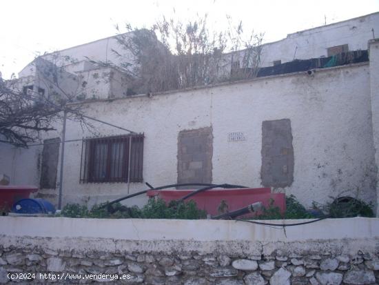 CASA A LA VENTA EN LA ALQUERIA PARA REFORMAR - ALMERIA