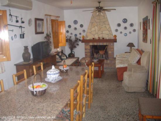 CORTIJO A LA VENTA CON TERRENO - ALMERIA