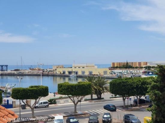  ATICO CENTRICO CON MAGNIFICAS VISTAS AL PUERTO - ALMERIA 