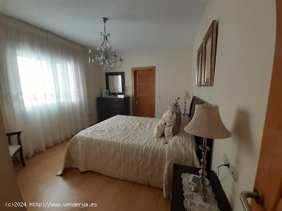 MAGNIFICO PISO CENTRICO SEMINUEVO EN VENTA - ALMERIA