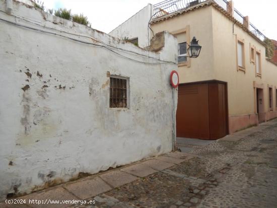 SOLAR EN LA ZONA DE SAN LORENZO, DE CÓRDOBA CAPITAL - CORDOBA