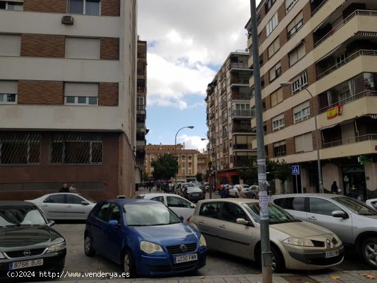 local muy bien situado en zona de vallellano - CORDOBA