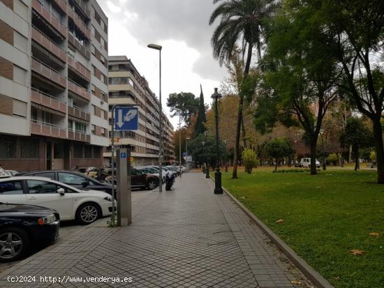 local muy bien situado en zona de vallellano - CORDOBA