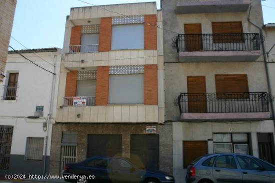 CASA DE TRES ALTURAS EN PLAZA MAYOR - VALENCIA