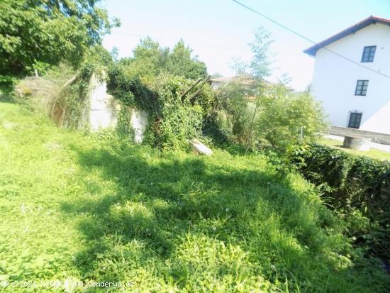 ESTUPENDO CONJUNTO DE TRES CASAS PARA REFORMAR EN ESCALANTE - CANTABRIA