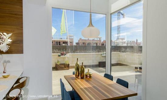 Villa con jardín y piscina privada en Ciudad Quesada - ALICANTE