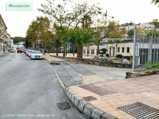 SOLARES EN ZONA CENTRO - UBRIQUE - CADIZ