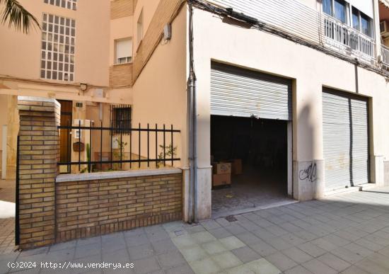 Local comercial en Cardenal Herrera Oria - ALMERIA