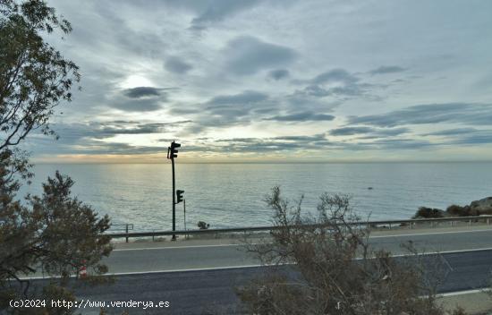 EDIFICACIÓN DE 2 PLANTAS EN CASTELL DEL REY, CON VISTAS AL MAR - ALMERIA