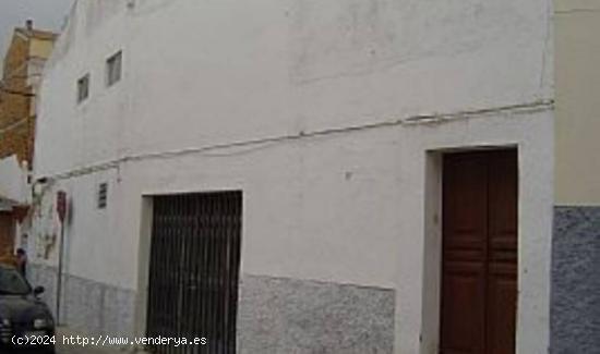 CASA PARA REHABILITAR. - SEVILLA