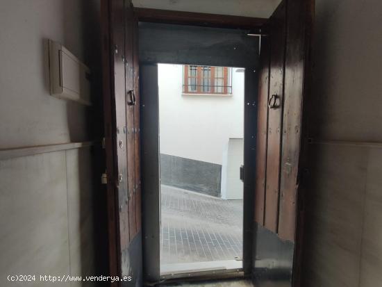 GRAN CASA EN ESTEPA CON TRES HABITACIONES - SEVILLA