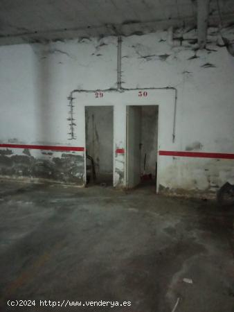 SE VENDE PLAZA DE PARKING CON TRASTERO   ZONA EL BARRANCO . - SEVILLA