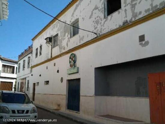 EDIFICIO DE 3 LOCALES, 1 VIVIENDA  Y TRASTERO - SEVILLA