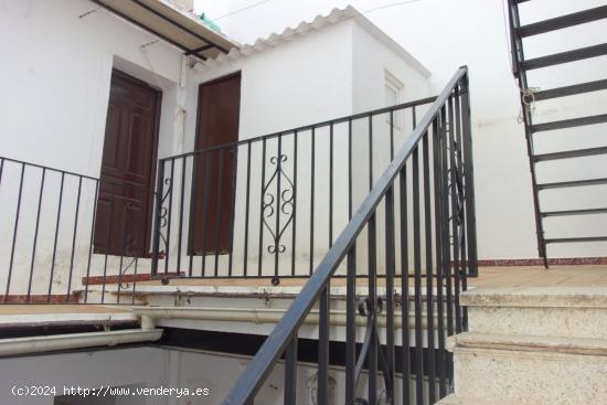 SE VENDE CASA A REFORMAR - SEVILLA