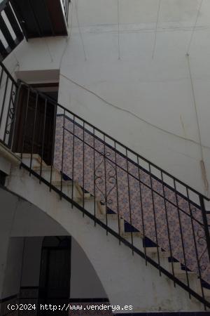 SE VENDE CASA A REFORMAR - SEVILLA