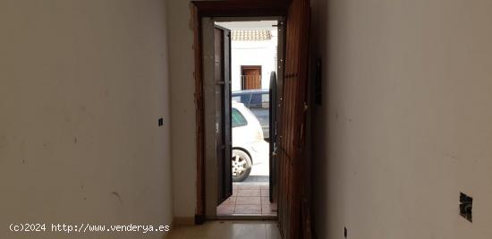 CASA  CON COCHERA EN AGUADULCE - SEVILLA