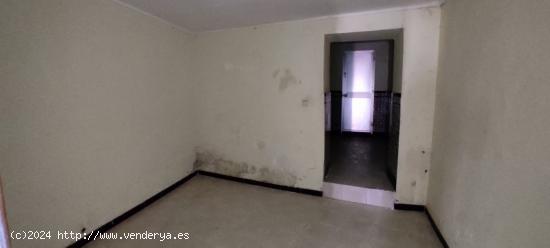 SE VENDE CASA EN EL SAUCEJO - SEVILLA